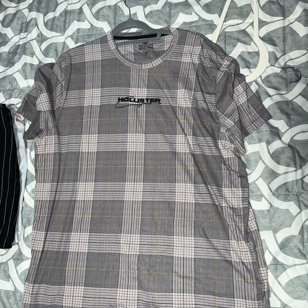 Hollister shirt
